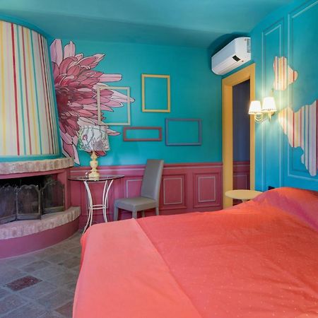 Segnavento -Rooms And Suites- Manta Екстериор снимка