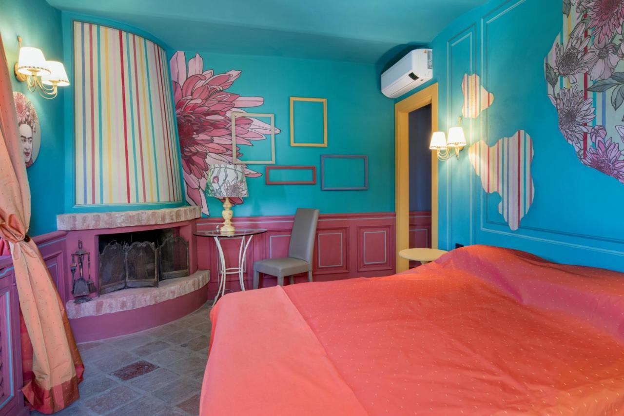 Segnavento -Rooms And Suites- Manta Екстериор снимка